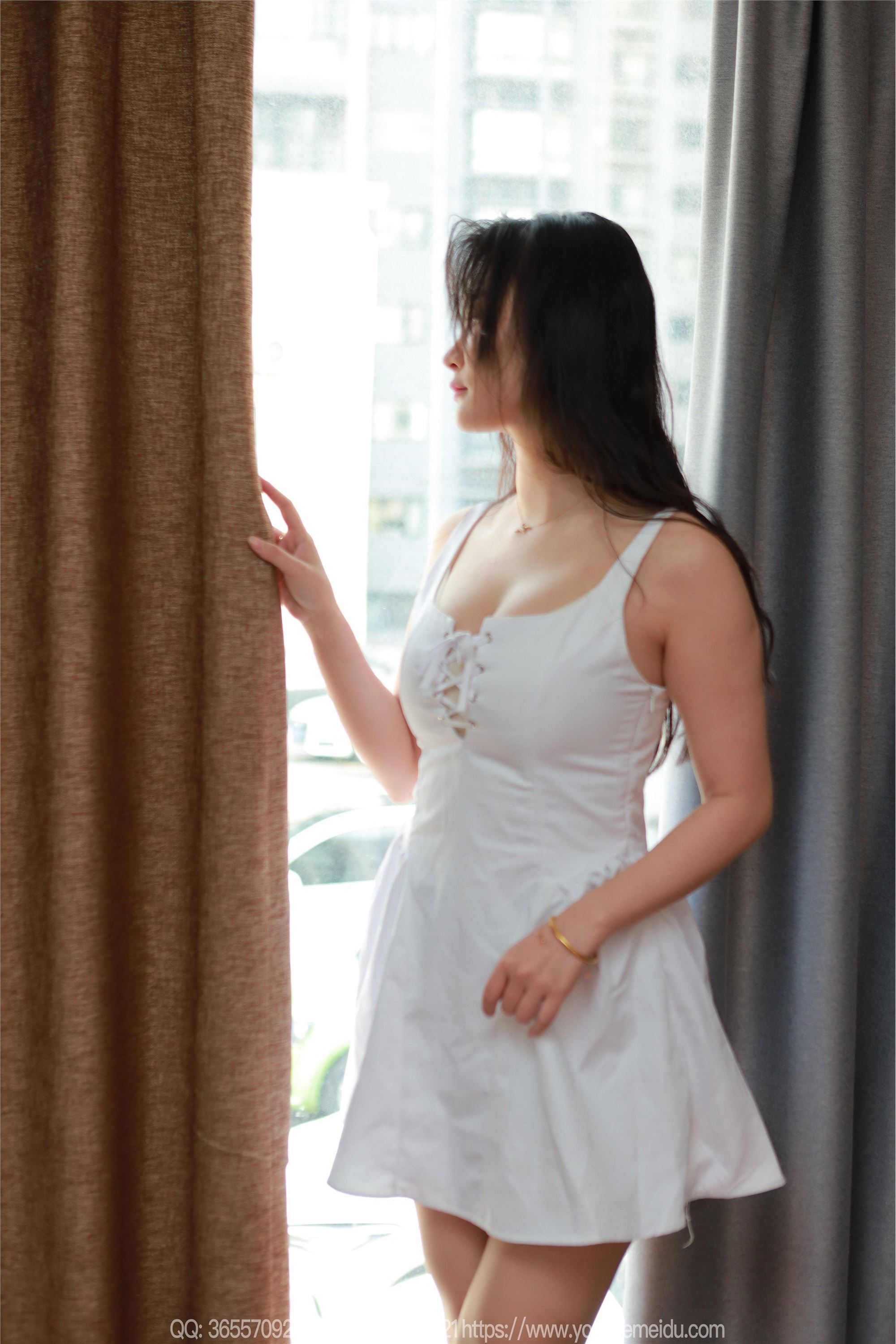 IESS异思趣向  2025.03.21 丝享家 2007 秋秋《低胸白色裙（下）》